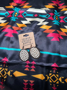 Bump Bronze Earrings with A Cream Pendant