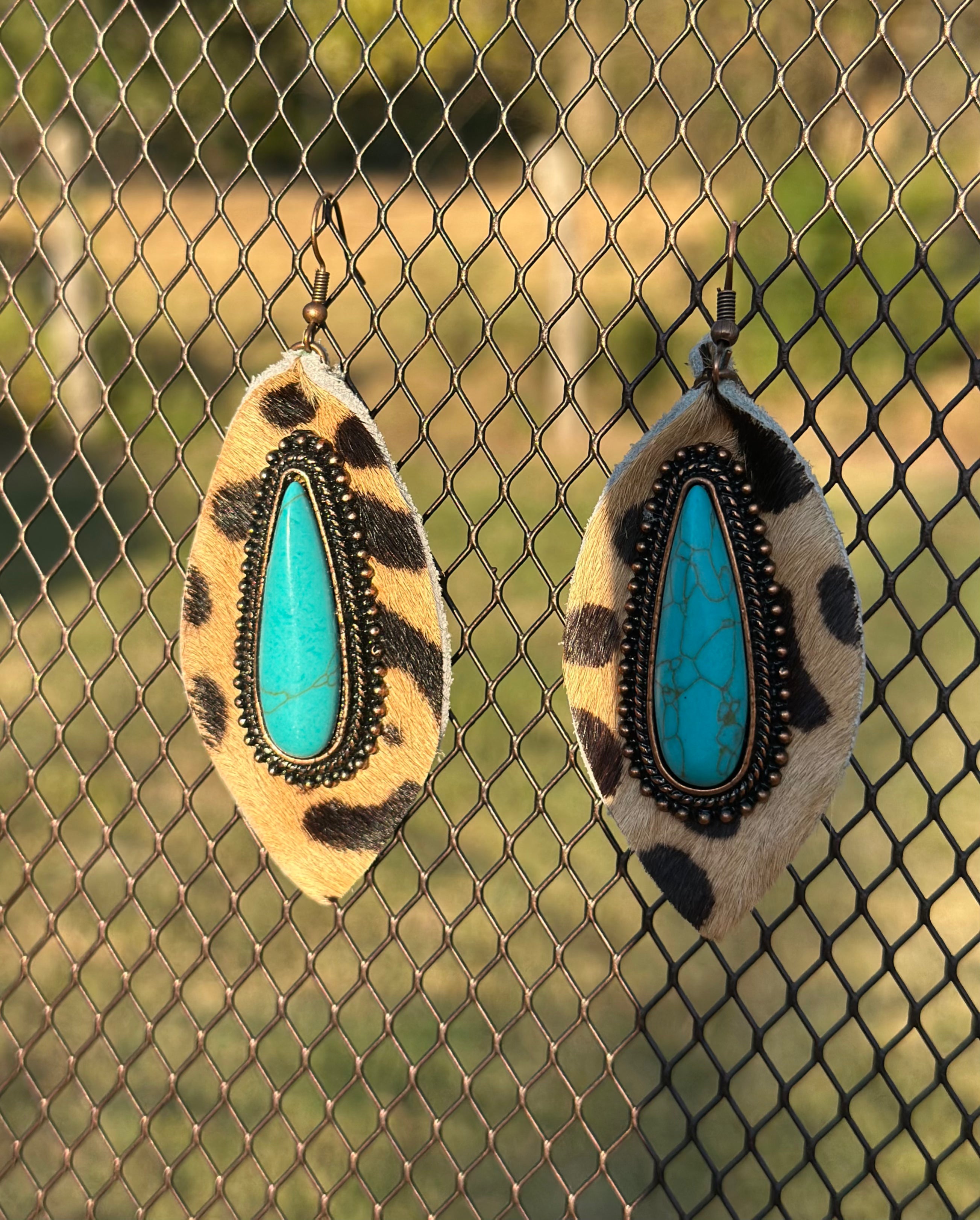 Rain Drop with Center Stone- Light Brown Leopard